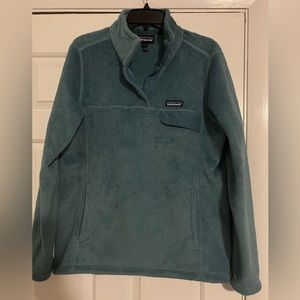 Patagonia large ladies pullover fleece